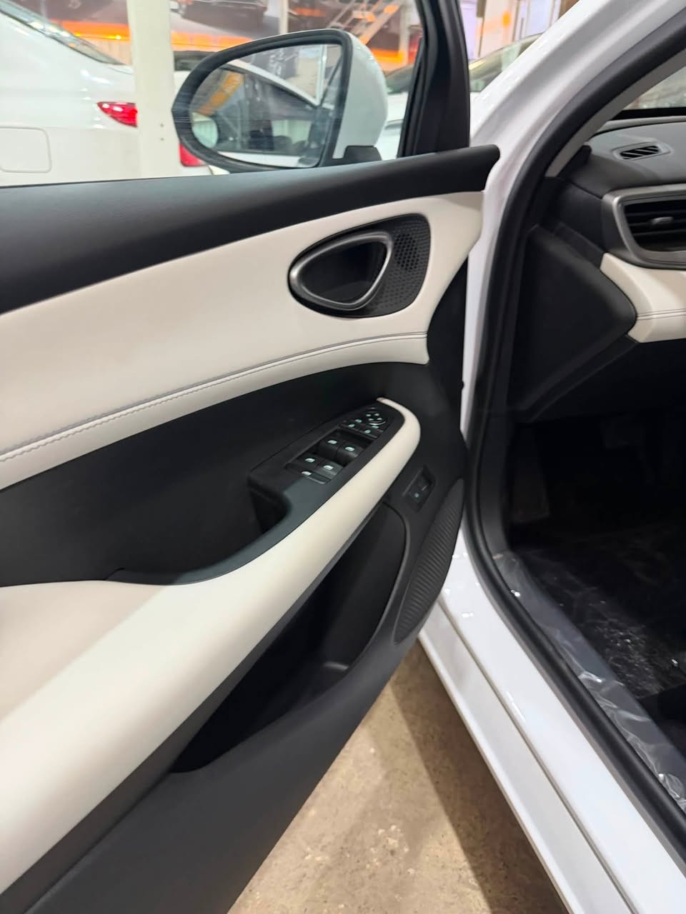 معرض جبل عرفة يهديكم اطيب التحيات 
نود اعلامكم عن توفير 
BYD SEAL -DMi 0.5

انتبه السياره : هايبرد & بانزين & كهرباء🔥

السعر غير شامل اللوحات  المروريه ☑️
بسعر خاص وحصراً بالدينار العراقي
20,100,000🔥🔥🔥

اليكم التافصيل 

المواصفات  
♦️زيرو
♣️موديل 2025
♠️حساسات خلفية
♠️بصمه تشغيل
♦️تشغيل عن بعد
♣️حجم المحرك 1,5L
♦️شاشه اصليه 
♠️كامره خلفية
♦️هند بريك كهرباء
♣️اوتو هولد
♦️مفتاح التشغيل بصمه
♠️تحكمات مقود
♦️مقول جلد حياكه 
♣️دخول ذكي
♦️اشاير بل مري
♠️المقاعد جلد رياضي
♦️ اناره داخليه LED
♣️ لد امامي LED
♦️بك لايت LED
♠️قطعتين تبريد
♦️كروس سرعة
♣️حجم الاطار 16
♦️مانع تزحلق

نتعامل❗️( بيع - شراء - مراوس -تسليم فوري )
بغداد الكريعات شارع الوقف السني معرض جبل عرفة 

اوقات الدوام جميع ايام الاسبوع 
  

للاستفسار يرجى الاتصال على الارقام الاتية ☎️:

☎️ قسم المبيعات 

(*********** )

(***********)
