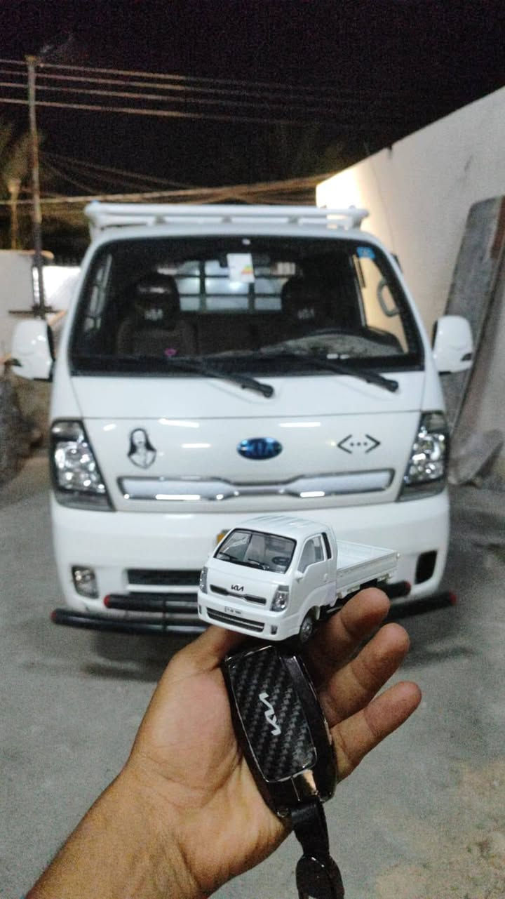 السلام عليكم كيا حمل 2700 موديل 2021  
تخم تاير سنويه جديده 2031 
تحكم ستيرن 
نضام ABS
كشنات جلد 
محجر بوري 
درع امامي 
دعاميه خلفيه 
رقم بغداد انكليزي 
غرامات مصفره 
ضربه مصفره 
السياره بعد احله اوانضف من الصور 
السياره جاهزه من كلشي 
عنوان السياره بغداد/ الراشديه 
***********
السعر $135

نص مكتوب في الصور:
- ٣:٢٩ ص
- ٢٩
- ٣:٣٠ ص