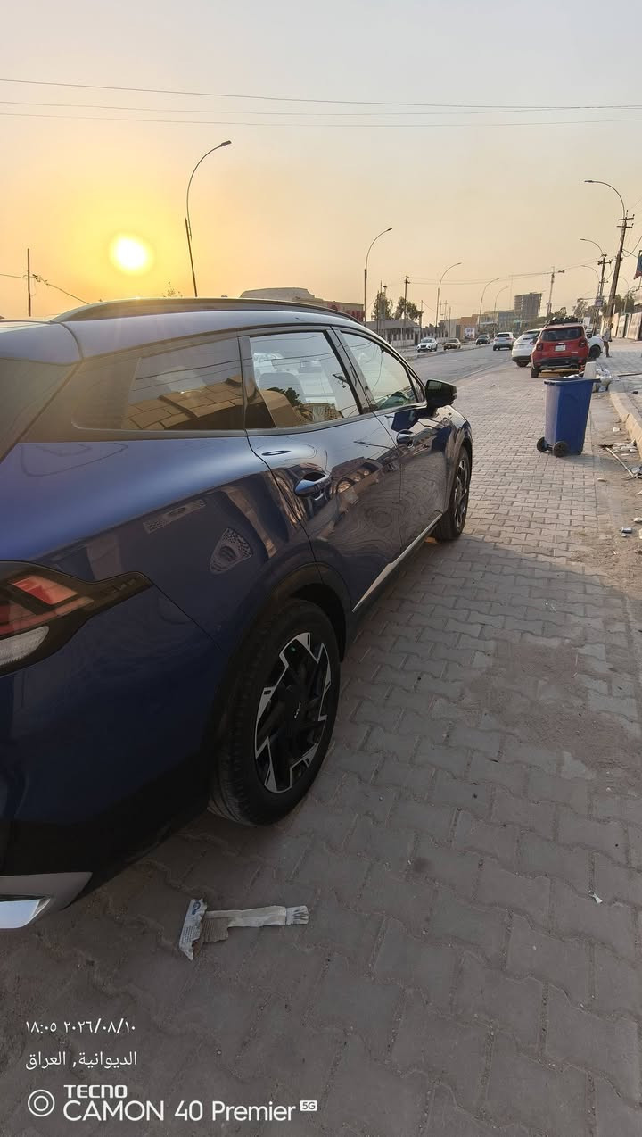 Kia سبورتاج 2023 وارد امريكي بدون حادث 
فول مواصفات ( برستيج) 
تحكم ستيرن 
لايت زنون بلادي أصلي
رادار 360 درجه كل الجوانب 
كامرات 360 كل الجوانب 
محرك 2500 تيربو 
كشنات كهرباء مع تدفئة وتبريد 
بانوراما 
لون ازرق كما في الصور 
ماشية 40 الف حقيقي 
رقم بغداد بأسمي
*********** للتواصل 
مكانها / الديوانية 
السعر / تفضل خاص أو اتصال
