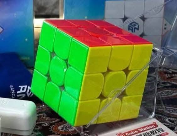 روبيك اصلي كامل مع الملحقات وادوات التنضبف مالته
روبك كلش حلو ومرتب 
اني مشتري ب 60 
اريده ب 25 غير مستعمل قليل كلش
مكاني بغداد حي الاعلام شارع قطر الندى 
***********
