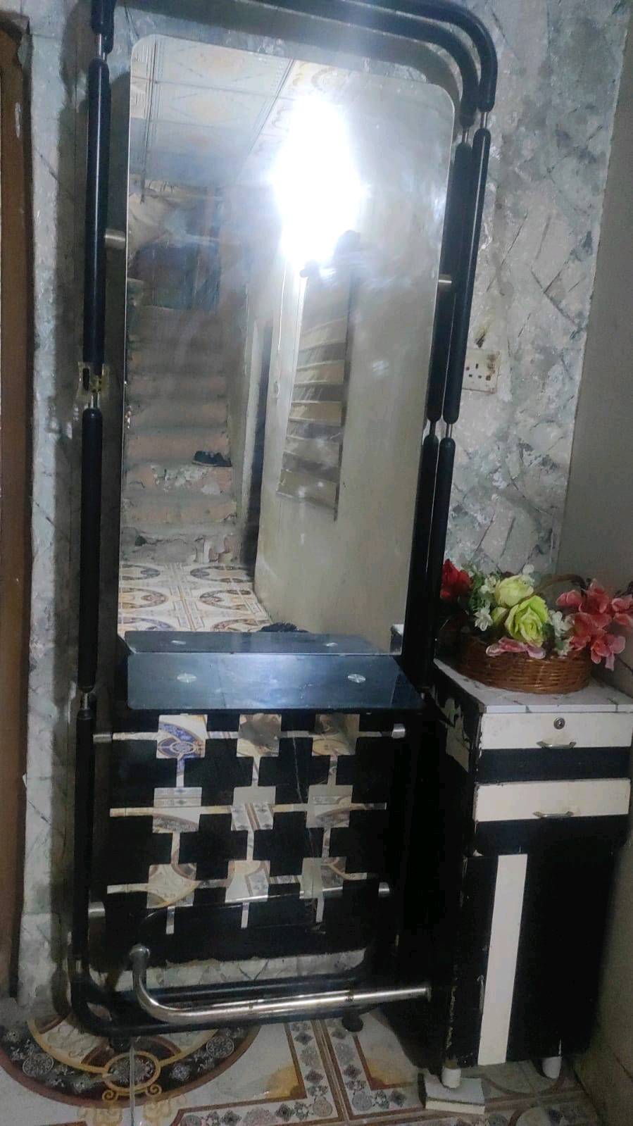 تنور كهربائيّ 60الف  جهاز تنضيف بشره مال صالون جديد ونضيف 150ميز امرايه  ويا كرسي جديد اصلي سعر200