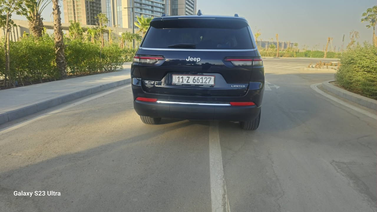 للبيع: جيب گراند شيروكي 2024 
7راكب
 الشكل الجديد وارد امريكي حادث باب السائق فقط وبارد بالجاملغ
مبدل باب نفس اللون 
بدون ايرباك  
السيارة جديده كلش ماشيه 17 الفmi
مشتريها زيرو من امريكا
المواصفات:
 شاشات
 كامرا
حساسات خلفية
فتحه بانوراما
تدفئة  المقاعد
رادار مانع تصادم
رادار نقطه عمياء
رادار تحديد مسار
مقاعد كهرباء 
تشغيل عن بعد 
بصمات الابواب
دفع رباعي
مثبت سرعة
  قيادة الية
صندوق كهربائي 
مقاعد بيج اصلي
ثلاث نقاط تكييف
اضوية وكشافات ليد
اندرويد اوتو وكار بلي 
نافيكيشن 
تخزين مقاعد ميموري  
محرك 3600  سته سلندر
السيارة رقم بغداد جاهزه 

مكان السيارة بغداد - الخضراء

للتواصل على الخاص او على الرقم:  
***********
السعر 330
حياكم الله
