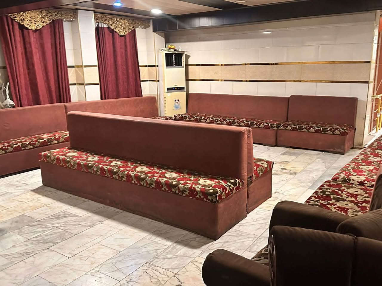 فندق ابابيل سياحي 
بغداد الكاظميه
***********
