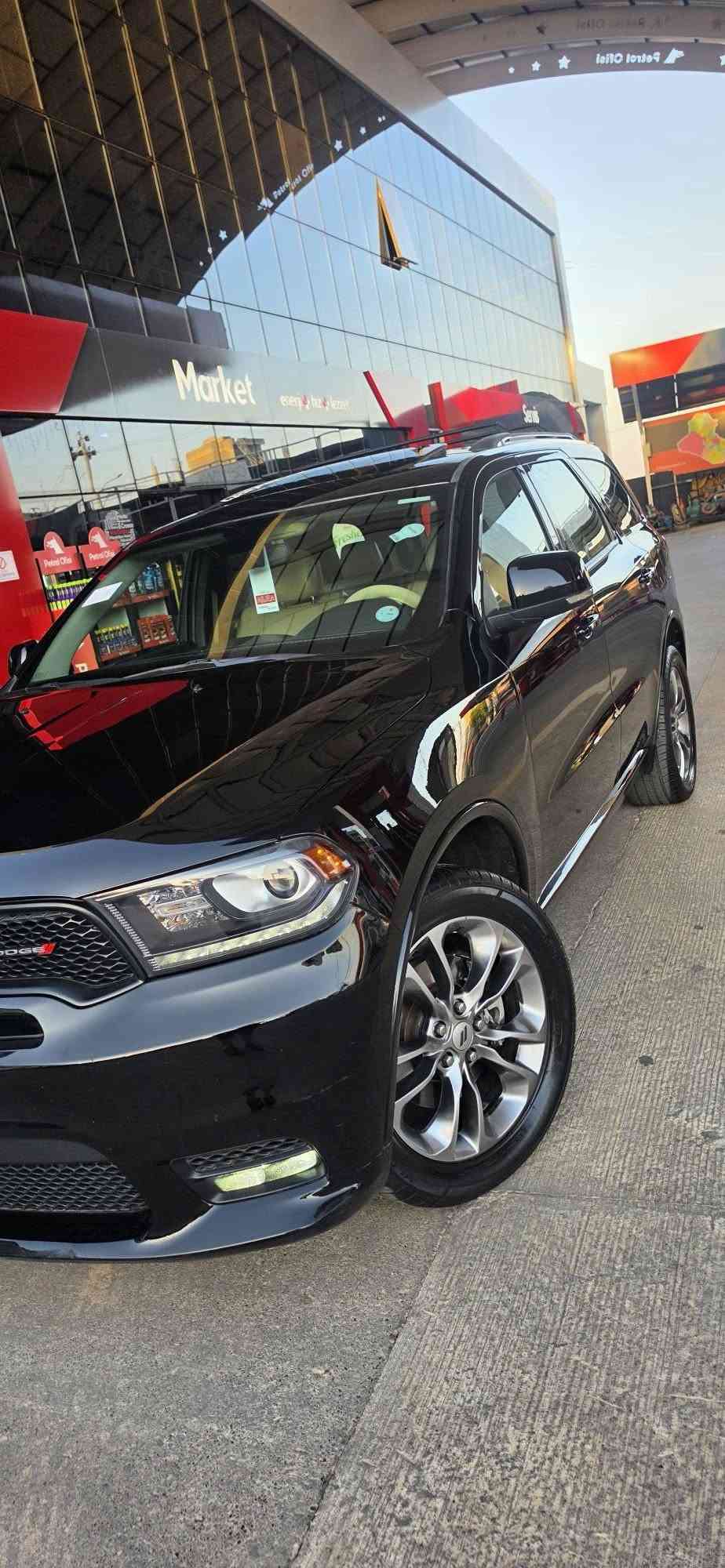 دورنكو 2019 GT PLUS جي تي بلس 
خليجي وكالة ليث العبيدي 
كفااالة عامة
 بدون صبغ حتى الدعاميات 
6 سلندر دفع رباعي 

سلايت ( فتحة سقف )
3 شاشات مع سماعات وكنترول الشركة بعد ما مستخدم
بصمتين ( البصمة الثانية بعد ما مستخدمة )
داخل عسلي 
شفتات ستيرن 
صندوق كهربائي 
حساسات خلفية مع وقوف ذاتي 
اوتو ستارت ستوب ( انطفاء ذاتي )
كشنات وستيرن تدفئة 
اشاير مري 
شاشة كبيرة ابل كار بلي واندرويد اوتو 
وضعيات قيادة سبورت وايكو 
دبل اكزوز 
مرايات قلابة مع البك 
تشغيل عن بعد 
ويل قياس 20 مع تايرات جديدة 

جداً نظيفة السيارة وبوضع الشركة 
استخدام شخص واحد 

رقم دهوك بأسمي 

السعر : 242 وبيها مجال 
مكان السيارة دهوك 
***********
***********
اتصال أو واتساب
