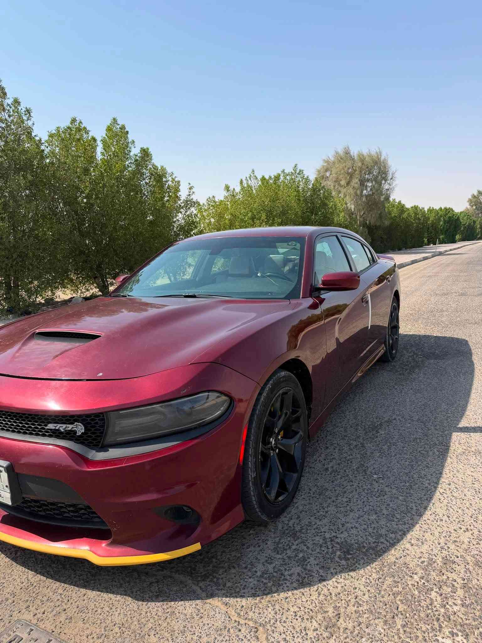 🚗 للبيع: 
دوج جارجر GT موديل 2019 (وارد أمريكي) 🚗
السيارة دوج جارجر GT مميزة جداً بحالتها ونظافتها، 
وجاهزة للاستخدام مباشرة دون الحاجة لأي مصاريف.

المواصفات والتفاصيل:

النوع والفئة: دوج جارجر GT (Dodge Charger GT)

الموديل: 2019
الرقم والملكية: رقم بغداد والسيارة باسمي (تحويل مكفول).
الوارد: أمريكي
اللون الخارجي: كرزي ملكي مميز جداً
اللون الداخلي: دواخل أبيض ملكي  
الضرر: قطعة واحدة فقط (البنيد)، وباقي السيارة مكفولة.

المميزات: نظام تشغيل عن بعد، حساسات بلادية، والشاشة مبرمجة للغة العربية بالكامل.

الوضعية الميكانيكية: المحرك، الكير، والتبريد بحالة ممتازة وبشرط الفحص.
السعر المطلوب: 21,800$ (دفترين و18 ورقة)
مكان التواجد: البصرة 📍
للمعاينة والاستفسار، يرجى التواصل عبر الرسائل الخاصة أو الاتصال مباشرة على الرقم:📞 ***********
