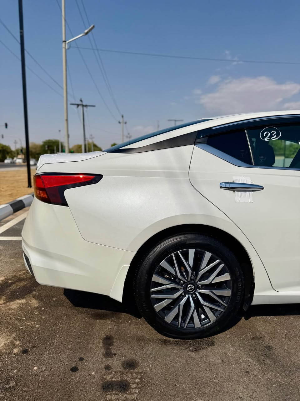 � نيسان ألتيما الشكل الجديد 2023  SV+ 🚗

اتصال:***********

 🔹 المواصفات:
                              SV+.  فول واحد علا واحد
•الون ابيض مميز
•ماشية:٣٨
•داخل اسود
•رادار٣٦٠ درجة
•كاميرة خلفي
  • الموديل: 2023
  • المحرك: 2.5
  • حجر بيئة بلادي 
  • توقف ذاتي + مانع اصطدام
  • قيادة آلية مع نظام المسار
 • رادارات أمامي وخلفي
  • الأبواب بصمة
  • لايتات LED بلادي
  • تحكم كامل  الستيرن (فول تحكم)
 • خروج عن المسار ( يهتز لستيرن ) 
 • تشغيل عن بعد
•تاير ويالة جديد
 🔹 الحالة:
•بدون دواخل بشرط بدون شاصي
 • نظافة مثل ما موضحة بالصور 
• الضرر: صبغ جاملغ وبالبنيد + بابين كلير امريكا
 • بدون دواخل والراديترات بلاد
إيرباك ستيرن راجع بلادي 
•سنوية هزة جديد 
سيارة ب اسمي تحويل نفس يوم

📍 الموقع: محافظة كلار خناقين, ديالى
