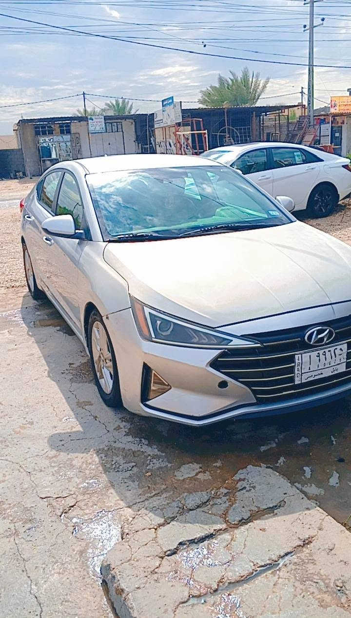 السلام عليكم 
النترا 2019 امريكي للبيع فقط
 لون رصاصي فضي. حادث جاملغ وبنيد راجعات نفسهن بدون دواخل  
مابيها تبديل ليبل واحد
كير مكينه كفاله تبريد ثلج حداديه جديده
 مواصفات نص فول. ماشيه 100 حقيقي 
دوشمه جديده. داخل اسود. السعر 119وبيها مجال  
مكاني بابل. هاتف ***********
