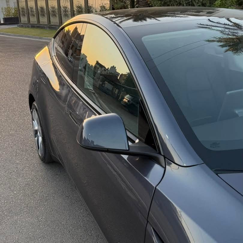 TESLA MODEL Y 
DUAL MOTOR LONG RANGE 2023
تسلا واي لونك رينج دبل ماطور 
ماشيه :73 كيلو 
كامرات 360 
اوتو بايلوت 
حساسات 360 
معروفه مواصفاته
بدون صبغ ( باب خلفي مبدل اصلي نفس اللون)

السعر 21،500$ وبيه مجال 
وبيه مجال بسيط 
***********
***********
