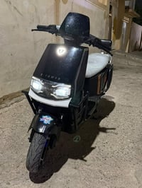 تيسلا • ٦ بطاريات • شرط