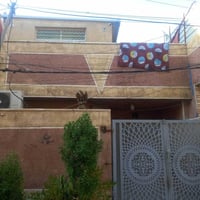 بيت مساحة 110 بشارع الحشد طابق ونص الطابق الاول يحتوي على حوش وتواليت ...