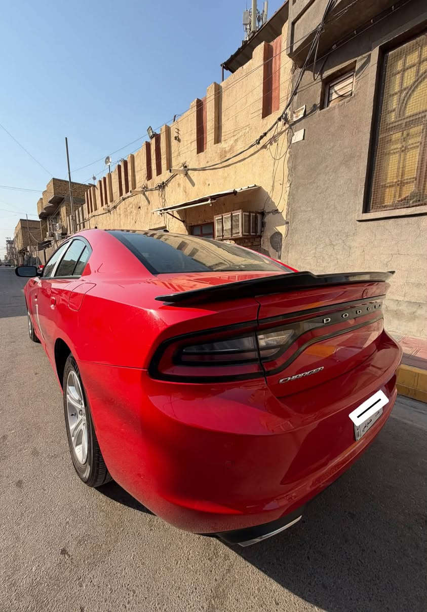 السلام عليكم 
جارجر 2022 احمر طماطي sxt حره بغداد بأسمي تحويل مباشر
ماشية 44 الف  
((بيه كلير من الشركة بجه اليمنه وخشم البنيد اقل من شبر ومصلح نفسه ))
الايرباك سليم والسيارة جديدة وجاهزة مابيه اي نقص
السعر 215 $ مكان السيارة ناصرية
***********
