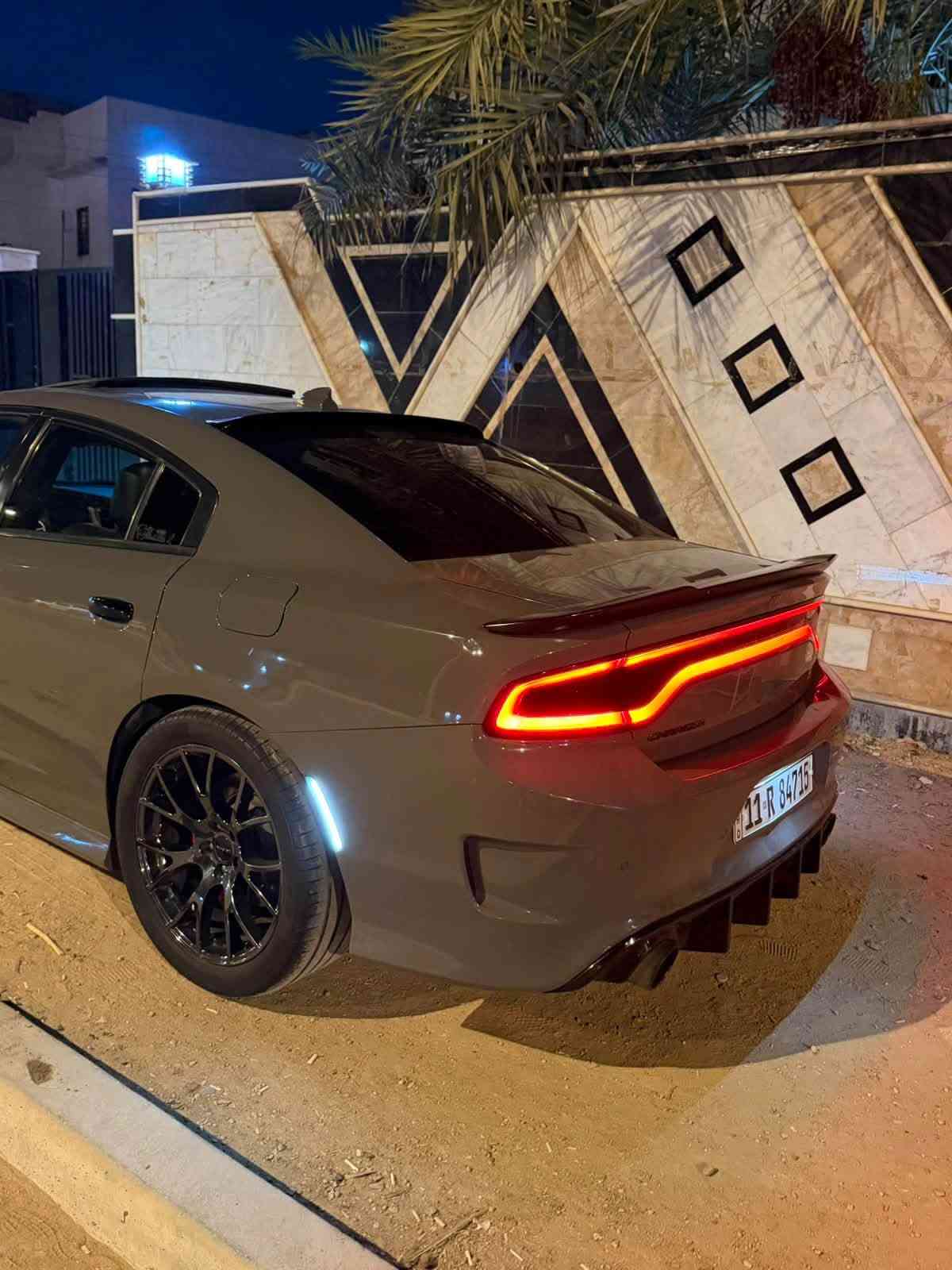 تشارجر • ٢٠١٧ • موتور ٦.٤