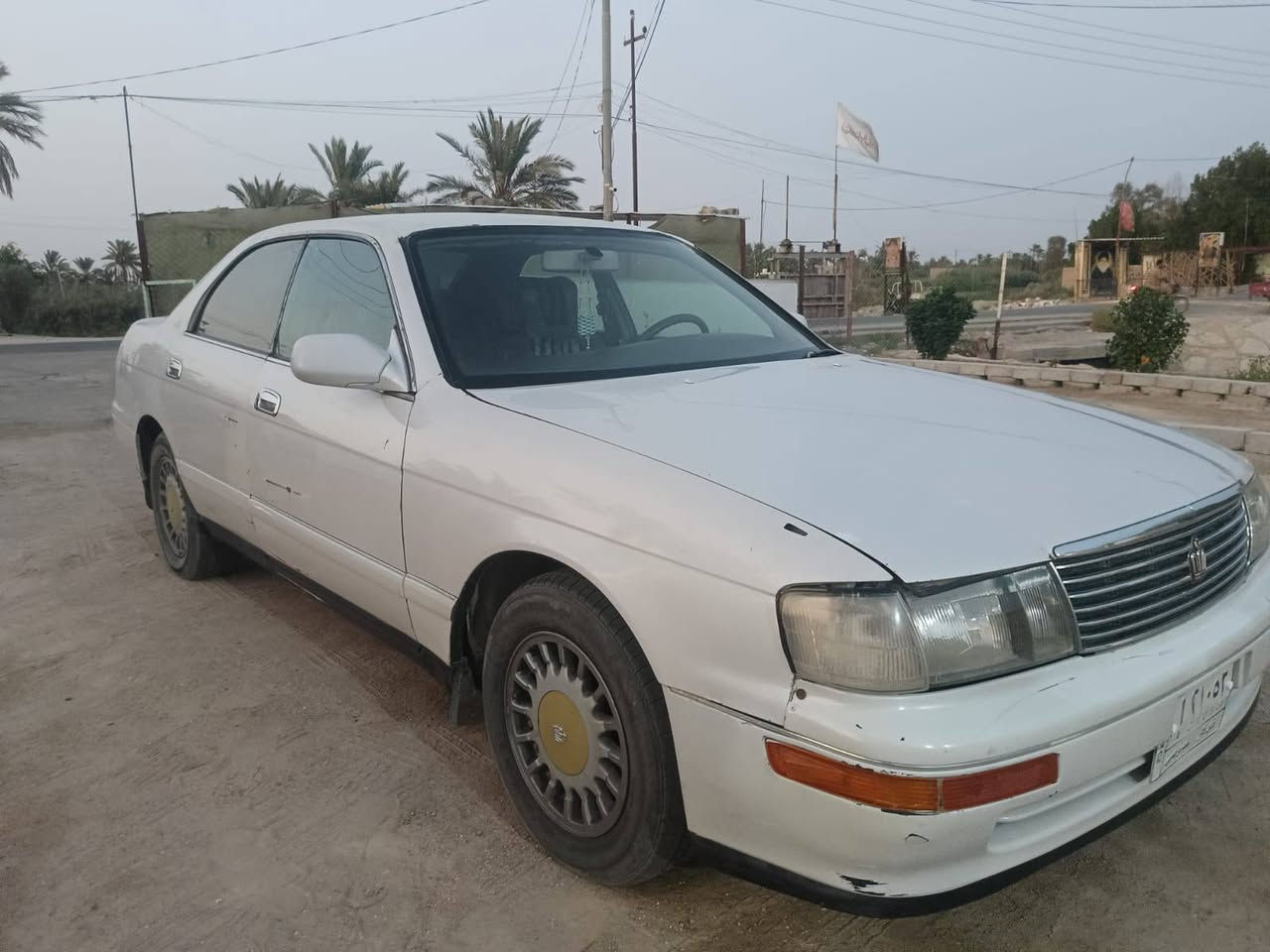 سلام عليكم 
 كراون بطه متصل مديل 1993
رقم ذي قار مشروع وطني باسمي تحول ثاني يوم
بيها رشات بسيطه صبغ بل باب الخلفي مكفولة من الضربات والعيب الشرعي 
مكينة 2500 
الهاتف ‏‪***********‬‏ 
السعر 50 وبيها مجال
