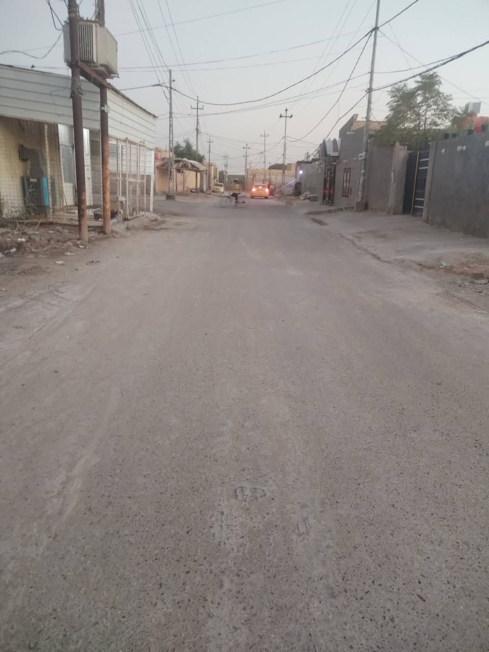 البيت للبيع طابو زراعي سند 25/المساحة 400/متر/العنوان /قرب معمل /كاشي سيد ابراهيم ابو عميمه، طريق سنيه ديوانيه، /البيت يحتوي ع /اربع غرف +استقبال 10/متر /+گراج 100/ /،يبعد عن الشارع العام 300متر نزله تبليط الحد الباب...  السعر ع خاص او الاتصال ع ***********
