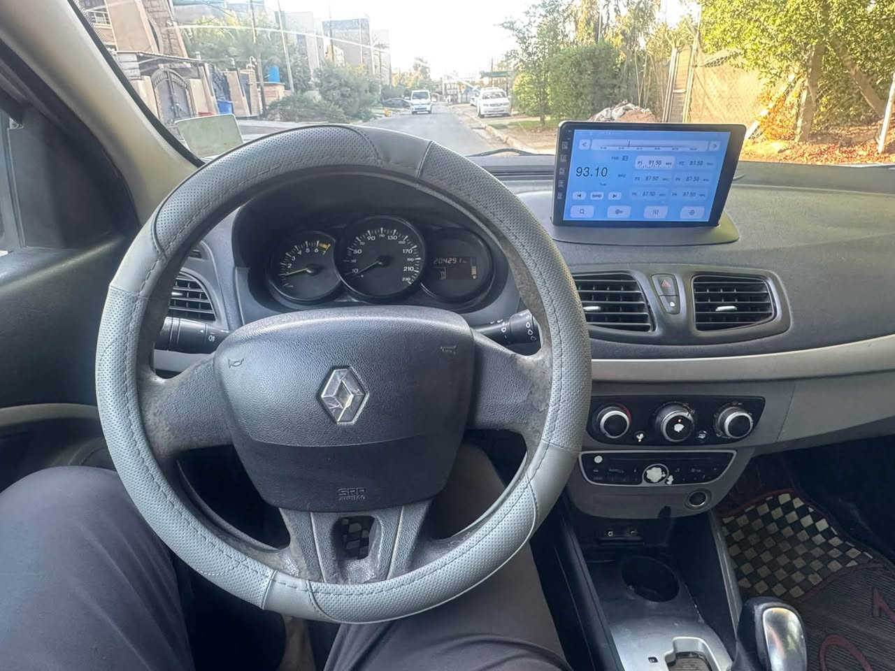 🚘 للبيع او المراوس وانطي فرق سيارة رينو فلونس 2013 استلام الشركة 🚘
❤️رقم بغداد الجديد باسمي تحويل مباشر
✨ سيارة نظيفة ومرتبة، جاهزة للاستخدام
❄️ التبريد شغال ممتاز
🎨 صبغ بلادي، ما بيها قطرة صبغ
🚫 ما بيها أي دعمة أو ضربة فقط بارد 
♻️تايرات جديدة
📡 حساسات خلفية
📷 كاميرا خلفية
📸 التفاصيل موضحة بالصور والسونار واضح كدامك
💰 السعر المطلوب:65 ورقة وبيها مجال للشراي
📍 المكان: بغداد العامرية
🥝بيع او مراوس بسياره وانطي فرق شرط هم بغداد 
📞 *********** محمد
