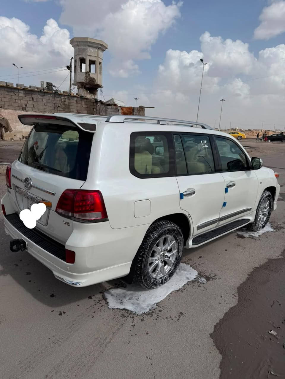 لاندكروز جكسار ٢٠٠٨مكفوله عدا البنيد مبدل فقط اثر طخه كفاله عامه من الصبغ رقم بصره باسمي ٦سلندر فول سياره جديده تبريد حداديه السعر٢٥٠ الاتصال ***********
