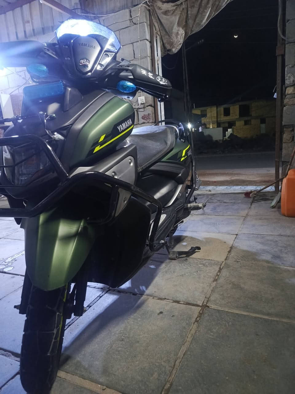 . ZR2024 
كامل ملحقاتها 
مكان سماوه 
سعر مليونين 200 
ستفسار ***********
