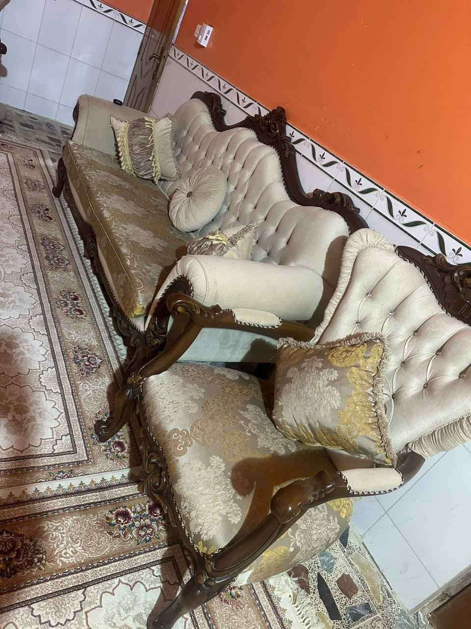 ✨ للبيع قنفات مرتبة وأنيقة ✨
📍 الموقع: البصرة – أبو الخصيب / أبو كوصره
قنفات مستخدمة، بحالة حلوة ومرتبة ومحافظ عليها، مناسبة للبيت أو المجلس 🤍
💰 السعر الأصلي: 2,500,000 دينار
🔥 سعر البيع: 1,250,000 دينار فقط
فرق سعر كبير وفرصة حلوة للي تبحث عن قنفات مرتبة بسعر مناسب.
📩 للجادين فقط، مراسلة خاص.
او تواصل ع هذا الرقم واتساب ***********
