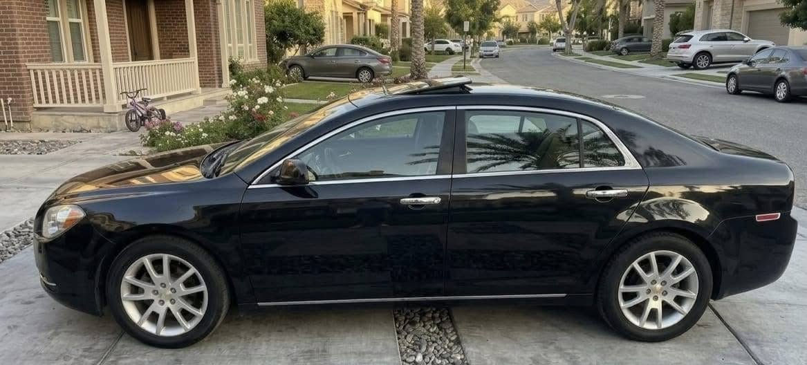 السلام عليكم
للبيع ماليبو موديل 2012 فول مواصفات  السعر 83 وبية مجال بسيط مكاني بغداد باسم عربي فقط الهزة ساقطه
ملاحظة فقط تحويل بدون وكالة 
***********
