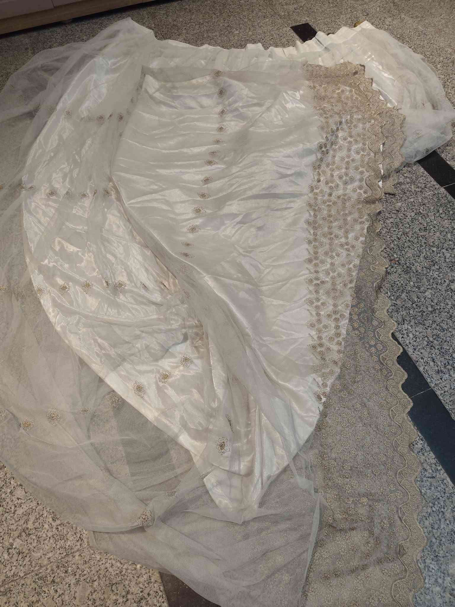للبيع لاطارات بكربلاء  للبيع ***********ادواشك طبي اصلي وبردات للبيع

نص مكتوب في الصور:
- +964 783 107 3985
- قبل ٣٨ دقيقة
