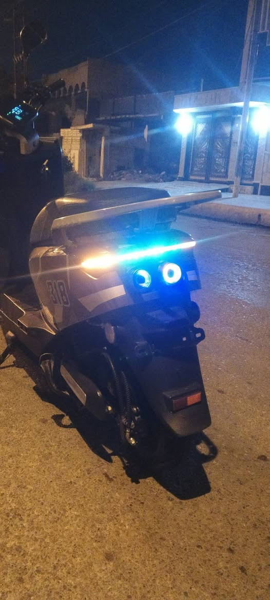 ماطور شحن 318 • البطاريات شرط • موصل الجانب الايمن