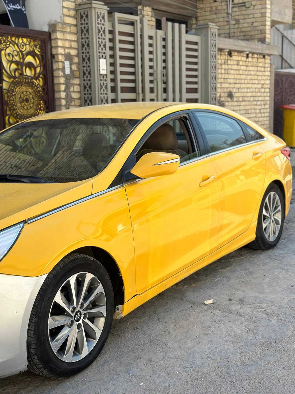 السلام عليكم
سوناتا وارد خليجي موديل٢٠١٥مكفولة 
مكينة٢٤٠٠
تحكم ستيرن جهتين
شاشة كبيرة
شفتات تحكم
مري شفط
كشن كهربائي
سيارة كاملة من الشارع للبيت والرقم بغداد و ب اسمي
الاستفسار الرقم
***********
