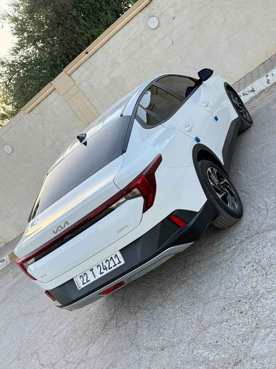كيا  كي 3 ملاحظة السيارة بيهة كتاب تضليل من اربيل
خليجي ضمان شركة كيا وكالة NMخمس سنوات او 100 الف كيلو 
مرقم اربيل بسمي تحويل 
موديل 2025 ماشية 5000
فول مواصفات 
محرك 1.6 
بصمه تشغيل 
ويل كب 
حساس امامي 
حساس خلفي 
كامره خلفيه 
شاشة كبيره 
اريل نفكيتر 
تحكم ستيرن 
تبريد قطعتين 
سستم ايرباك 
السعر جوه اسعار الشركة 
عنوان بغداد الكاظمية
***********
