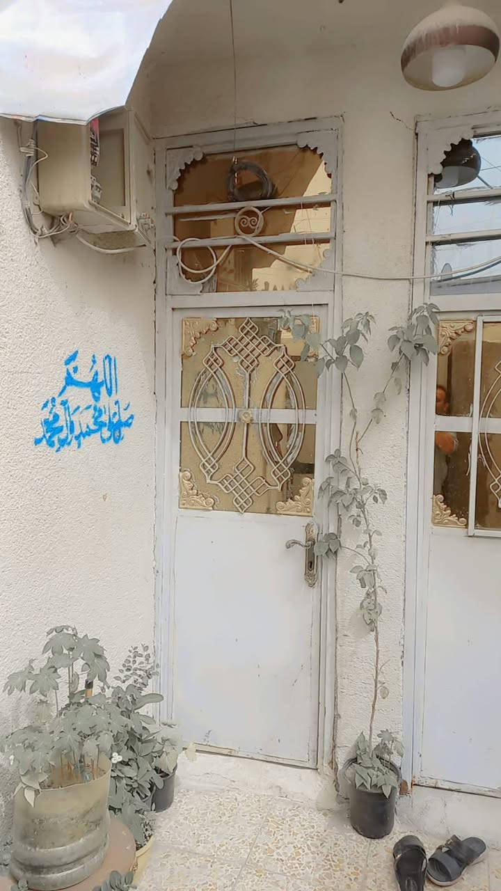 السلام عليكم بيت للبيع المساحة 80 متر الواجه 4 *20 طابق واحد
للإستفسار الاتصال على الرقم( ***********) 
ملاحظة البيت العنوان بغداد علوة زويني
