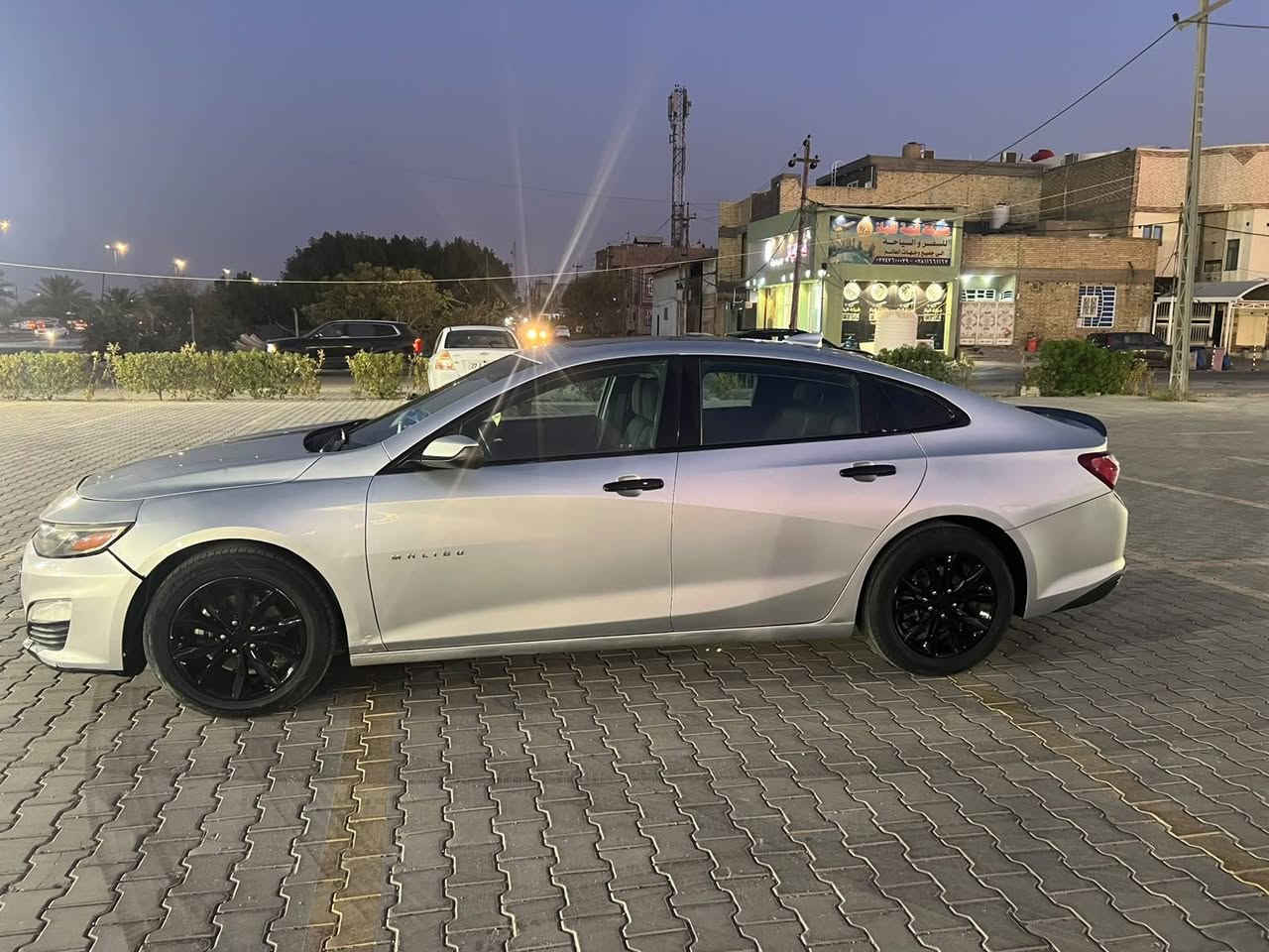 🔥 للبيع – شيفروليه ماليبو LT 2021 🔥
🚘 Chevrolet Malibu LT 2021
✨ سيارة أنيقة، اقتصادية وقوية، ومناسبة للاستخدام اليومي والسفر.
🔹 الفئة: LT
🔹 الموديل: 2021
🔹 المحرك: 2000cc Turbo ⚡
🔹 اللون: سلفر ✨
🔹 الملكية: السيارة باسمي ✅
🔹 الأوراق: كاملة وأصولية 📄
🔹 السيارة جاهزة للاستخدام والتسجيل
💎 ماليبـو LT… شكل راقي، أداء قوي، وراحة عالية.
📌 السيارة تستحق المشاهدة، والجاد يتفضل.
📩 للاستفسار والتفاصيل: مراسلة خاص.
***********
