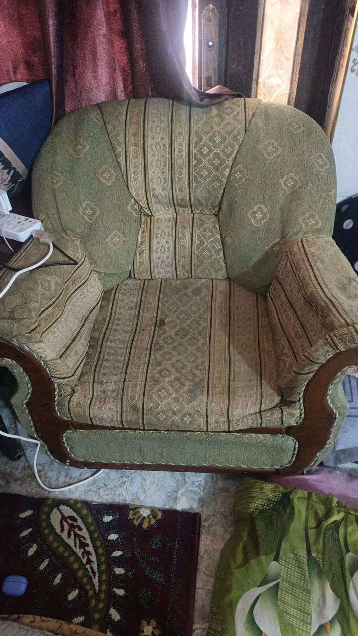 غراض منزليه مستعمله اخو الجديد تخم 3نفس الشكل او واحد يختلف +سنك او كاونتر او ملحق للتواصل ***********
