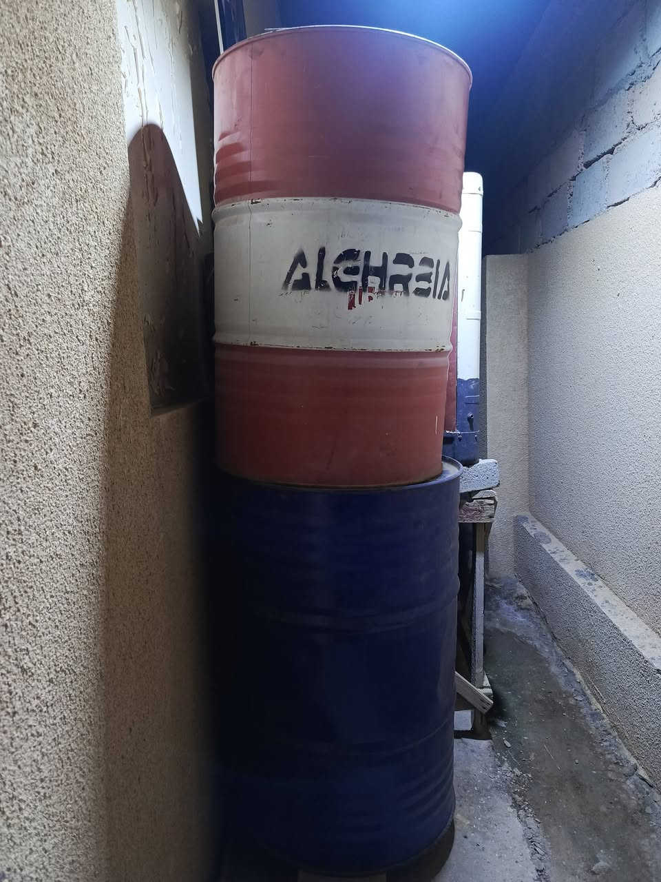 ثلاجه • براميل • للبيع