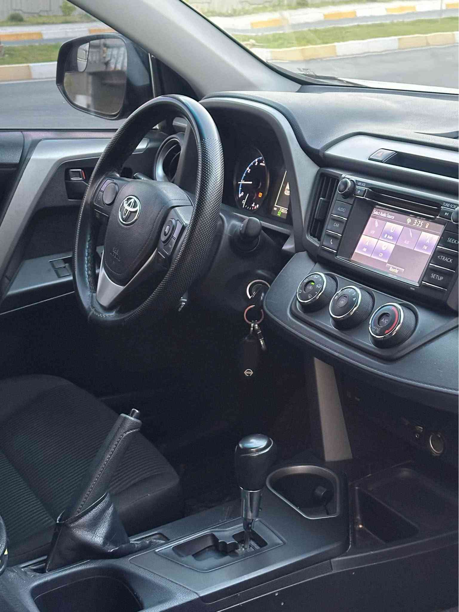 Toyota ra4 2017 AWD 
٧٢ هه زار رؤيشتووه
ده بل اكسل 
به س بونيتى په مپه بى داخلى 
شانسى و بدنه به شه رت 

كير و مكينه  به شه رت نه كرايته وه 
بئ عه يب

رقم و سنوى نوي يه  به ناوى خومه 
          ☎️   *********** أربيل, العراق
