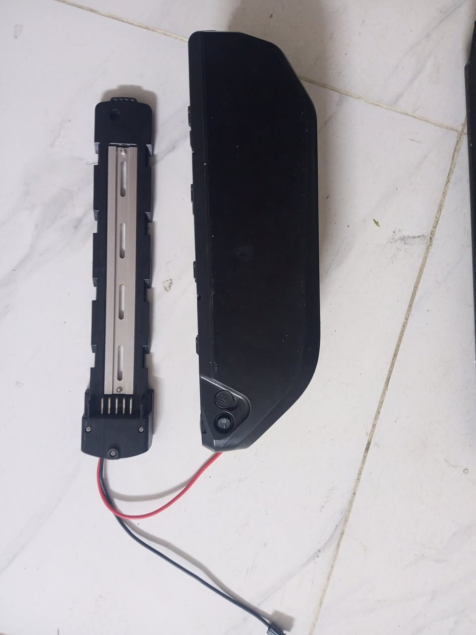 بطاريات دراجه قطعتين جدد قير مستخدمات الي يفيدنه يجي خاص مكاني بغداد عدي توصيل جميع المحافظات***********
