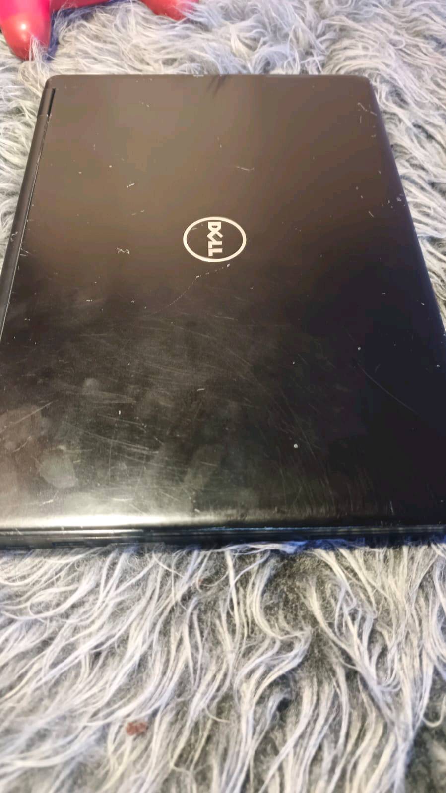 متوفره حاسبه من شركه DELL 
سعر 400الف تدعم الألعاب 
للتواصل ***********