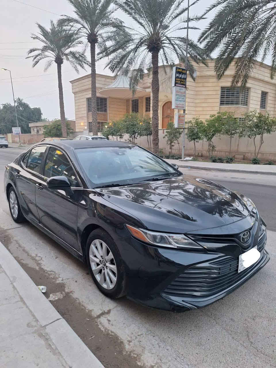 يا الله 
السلام عليكم 
كامري 2018    LE 
رقم بغداد بسمي تحويل مباشر 
السونار مرفق مع الصور 
السياره بدون دواخل بدون ايرباك 
سياره جديده بمعنى الكلمه 
ما ناقصها اي شي جاهزه عل اخر حبايه 
كير مكينه صدر حداديه كلها كفاله تبريد ثلج 
ماشيه 118. ml 
السعر   (. 148. ) وبيها مجال 
أستفسار أكثر ( *********** )
