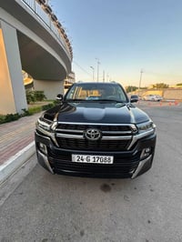 لاندكروزر • ٢٠١٩ • ماشي ٢٠٠ الف