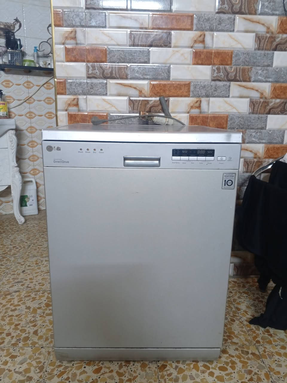 غساله صحون LG
شغاله مابيها اي عطل
رايدها200
تواصل
***********
