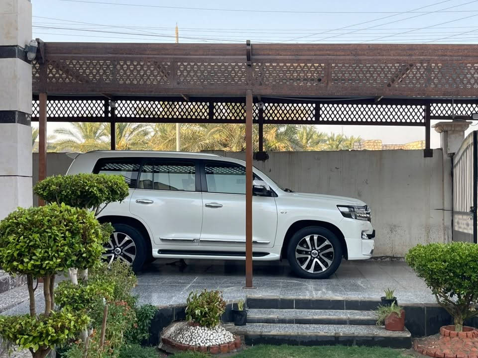 لاندكروز VXS • ٢٠١٨ • رقم بغداد