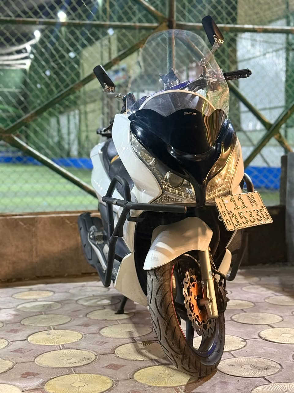 ️ للبيع دراجة PCX 125cc 🔥
رقم وسنوية وتحويل ثاني يوم مباشر 
دراجة مرتبة ونظيفة، لون أبيض🤍
ومعدلة بتعديلات رياضية تخلي شكلها مميز 😎🔥

✅ دشبول رياضي حديث وياباني 
✅ يدات بريك رياضية
✅ مرايات رياضية
✅ ديسك وبريك أمامي رياضي
✅ جام أمامي
✅ حماية جانبية
✅ بك لايت حديث 
✅ العدادات والإنارة شغالات

السعر (25$) 
الاتصال او المراسلة واتساب (***********)
