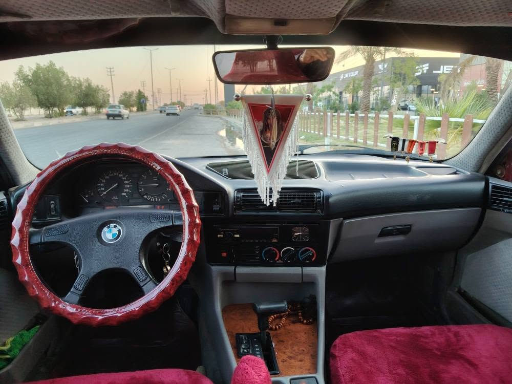 بي ام دبليو للبيع او مراوس مديل 91 مكينة او كير اوحدادية اوتخم تايرات خير من اللة سيارة مكفول كفالة او مصبوغة جمالية سعر ٥٥ اوبيهة مجال قليل مكان ابو صخير نجف رقم *********** حجم ٥٢٥ اصل مو محور مكينة ٦ بلاد النجف, العراق
