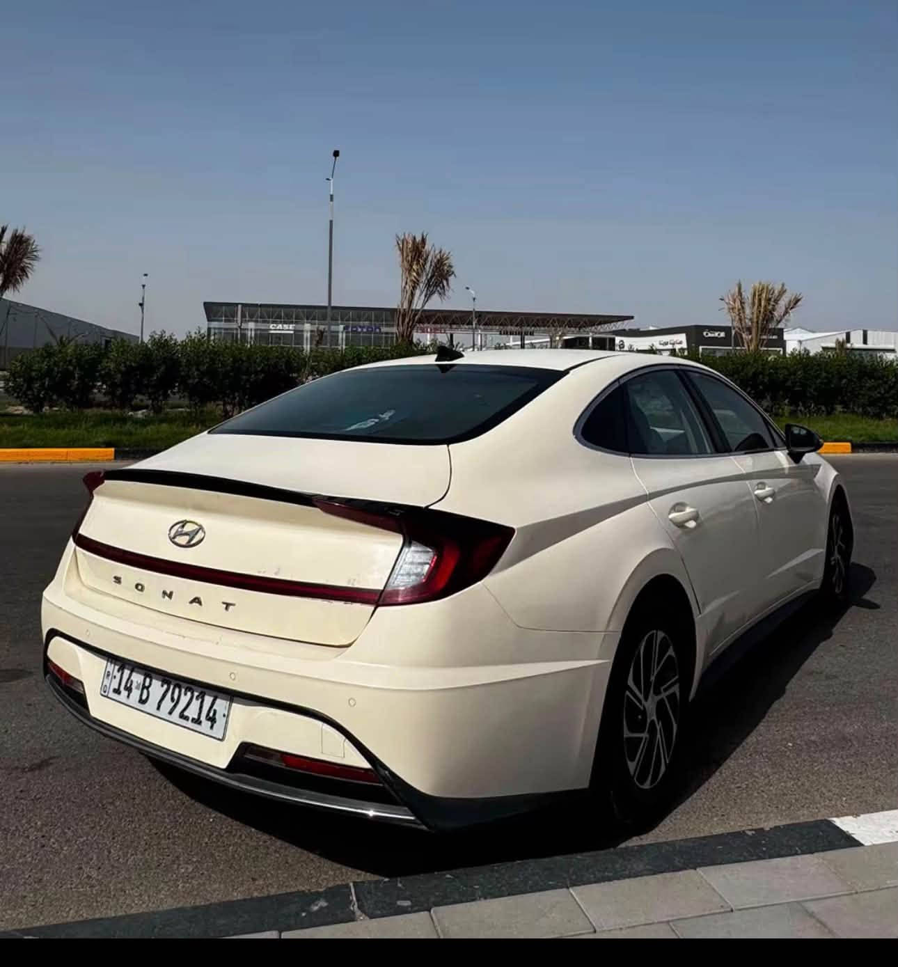 موديل 2023
السعر 118 وبيها مجال

بانزين وهايبرد 

 مكينه وكير كفاله

تبريد وتدفئه وبطاريات كفاله 100/100

حساس امامي وخلفي

تحكمات ستيرن 

مثبت سرعه كروز 

مانع انزلاق

 أشارات ترحيب

 تشغيل عن بعد 

بصمه ابواب 

مري شفط 

جنطه فتح تلقائي 

تبريد قطعتين 
دواخل شوفة العين
العنوان البصرة

الرقم 

***********
