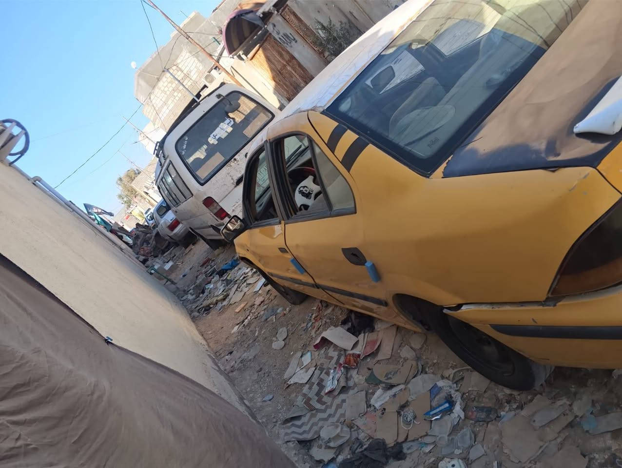السلام عليكم سياره للبيع سمك موديل 11 سنويه سحب رقم كربلاء الماني مكانها بصره ابو الخصيب حمدان سياره مكينه دخن دواخرها حلوه باديه حلوه كهربائيات كامله تخم تاير كامل السياره مغاسه شيء مال تكسي بالضبط سعر السياره 11 ورقه وبيها مجال مراسله على الواتساب***********4
