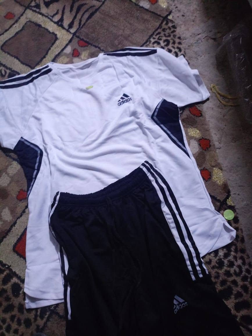 اتراكات صيفي جمله
بي شورت برموده وبي بجامه 
السعر ٤٠٠٠ الف دينار
اليريد يراسلني او يتصل واتساب
***********
