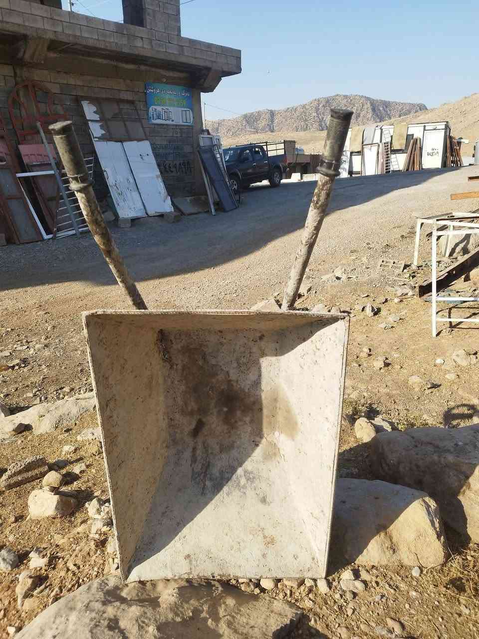 حەرەبانەی ئەسڵی
٢٠ هەزار
***********
لە مە یدانی ده رگاو پەنجەرە ڕانیە پیش مزگەوتی هە نجیرە
