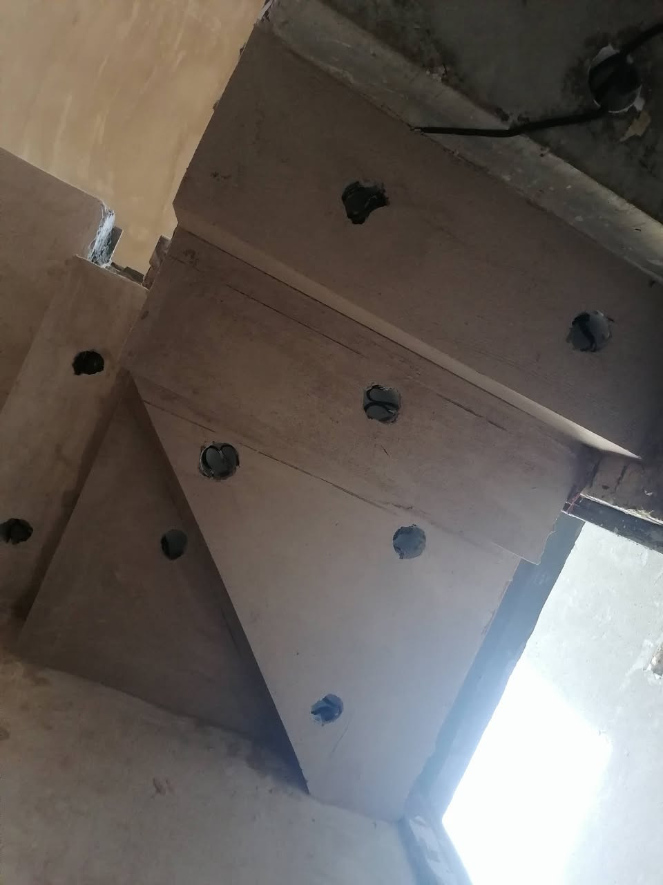 خلفة جص وبورك متفرغ حالياً وشغل نظيف ودرجه اولى شغلي فقط بغداد للاتصال ع رقم تالي *********** او مراسلة واتساب
