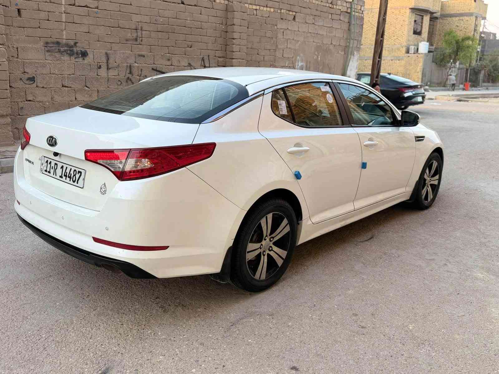 السلام عليكم كيا أوبتما وارد كوري موديل ٢٠١٣ رقم بغداد دولي بسم ولد بل الناصرية كفاله عامه ضربه وصبغ وتبديل وفتح شرط الفص سياره جديده وجاهز كير ومكينه وحداديه وتبريد تدفىه أربع تايرات جديدات مواصفات شاشه وكامراتحكم استيرن حساس خلفي أشاره بلمري مرايات شفط لد امامي وخلفي بلاجكتور تبريد خلفي ٥ ويل كب بلاد لايت زنون مكينه ٢٠٠٠ شرط الفحص سياره بل العافيه عل الياخذه دواخل جدد ترايه كلش حلو السعر ١١٥مكان السياره الناصرية التصال ***********
