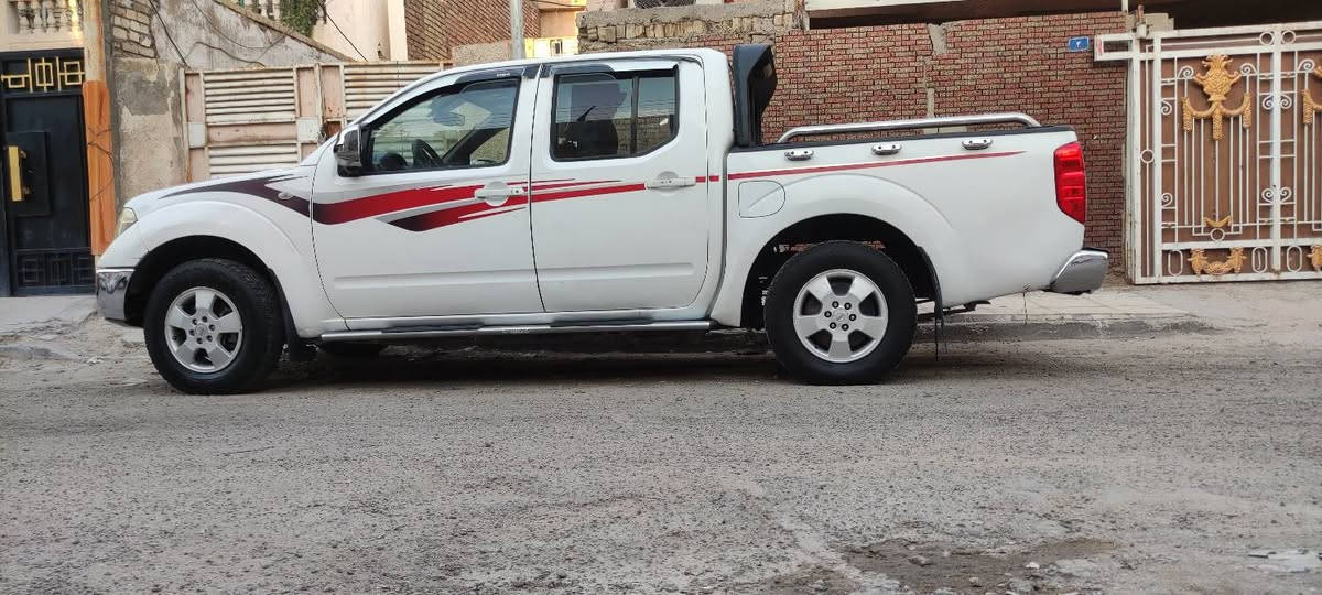 نيفارا موديل ٢٠١١ فئة LE
جاهزة گير مكينة لا تنقيص لا تبخير
بدون ضربة ولا بارد فقط صبغ نص باب الخلفي 
 تبريد ثلج، شاشة،مكان الشعب. 
 السعر ١٠٣ ورقة وبيهه مجال للطيبين سنوية ل٢٠٢٩ 
***********
