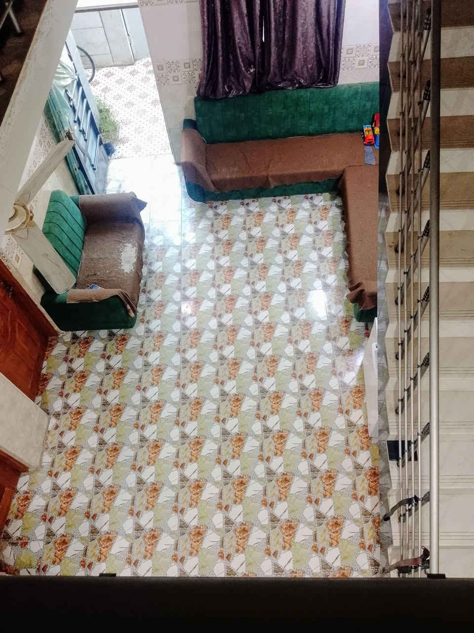 ١٠٠م • ٢ غرف • بناء حديث