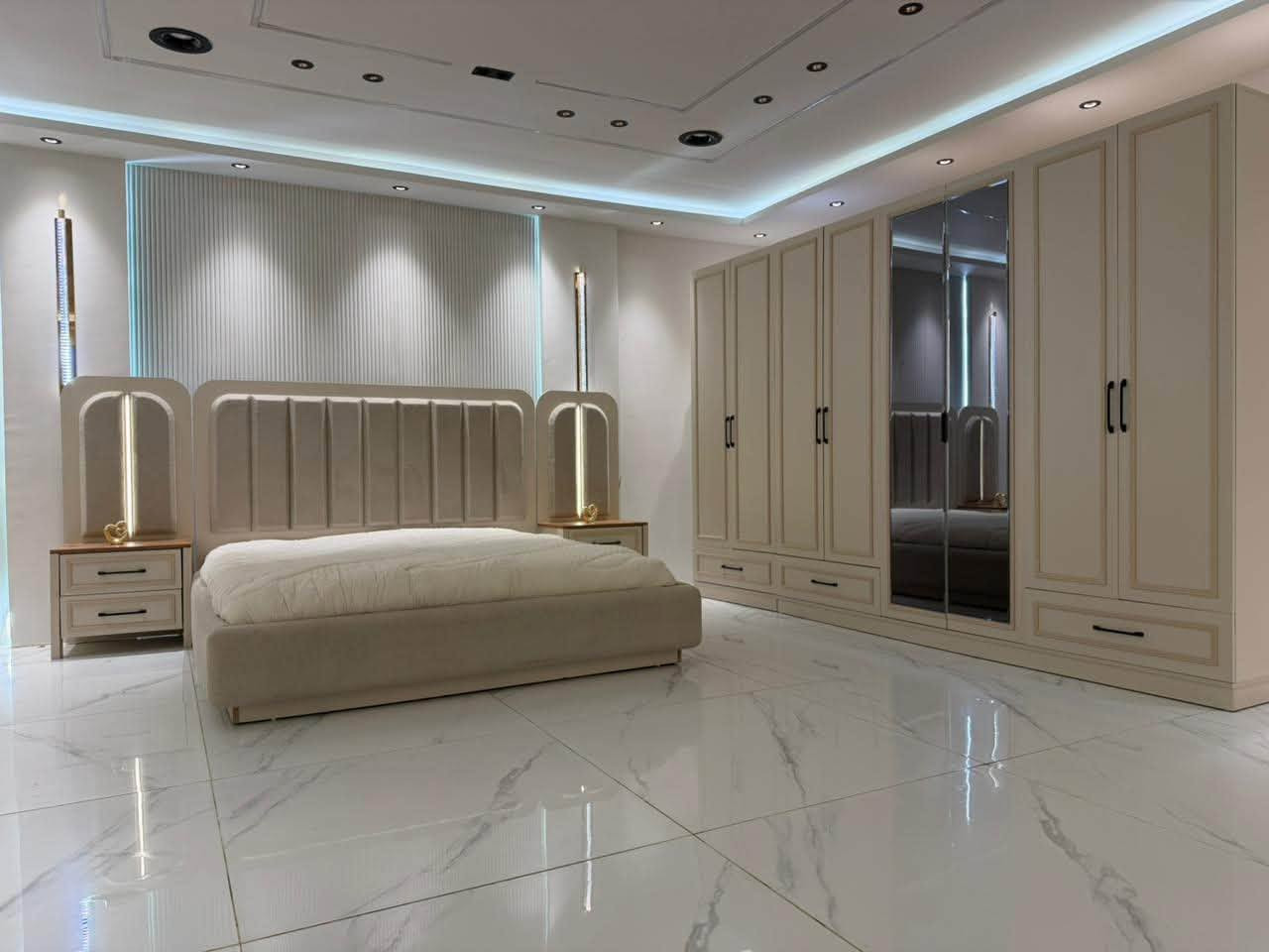 موديل      الصوفيا

9 قطع         سرير مخزن

ضهر بلوك بالكامل 

شغل ممتاز    👌 

1650
75 شد ونقل
***********
***********
