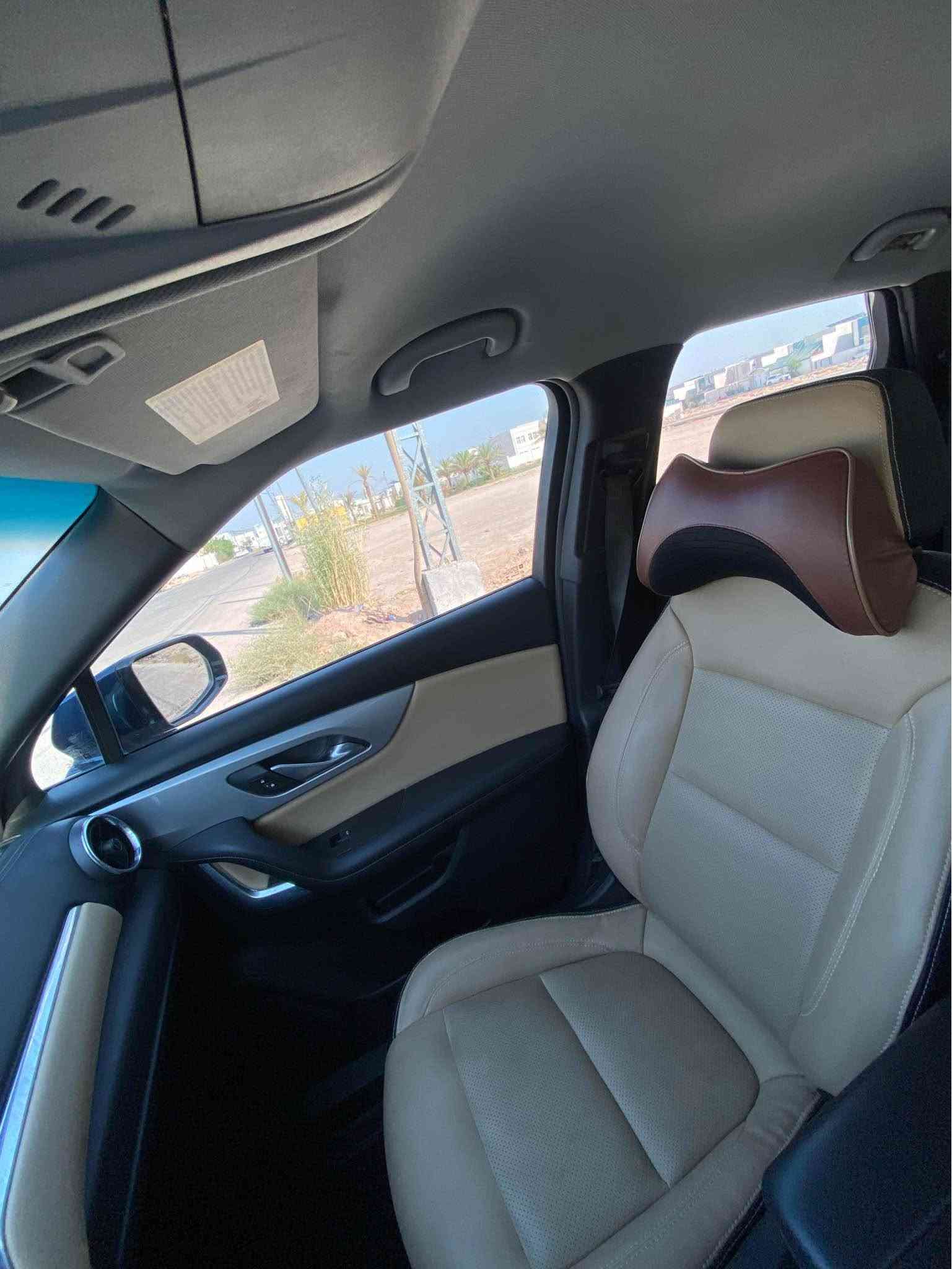 بلايزر 2022للبيع او مراوس حسب القناعه 
ماشيه 66 فئه LT محرك 2000تيربو 4X4
داخله جلد كشن كهربائي جنطه كهربائي  ولا كلوب بل دشبول مشتغل 
ضرره بنيد او نص قبق الجنطه فقط مكفول لغد وشاصي 
جاهزه السياره سعره 185 مكانه النجف الاشرف 
اللاستفسار *********** النجف, العراق
